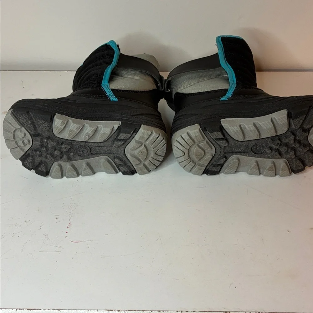 Falls Creek Kids Black and Blue Winter Boots Size 5
